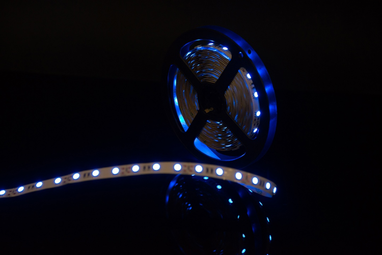 Лента светодиодная стандарт 5050, 60 LED/м, 14,4 Вт/м, 12В , IP20, Цвет: Синий