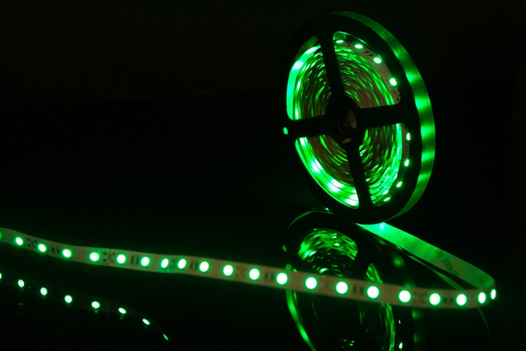 Лента светодиодная стандарт 5050, 60 LED/м, 14,4 Вт/м, 12В , IP20, Цвет: Зеленый